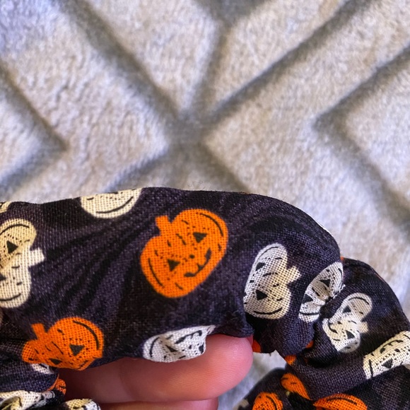 Handmade Halloween pumpkin scrunchie - Picture 2 of 2